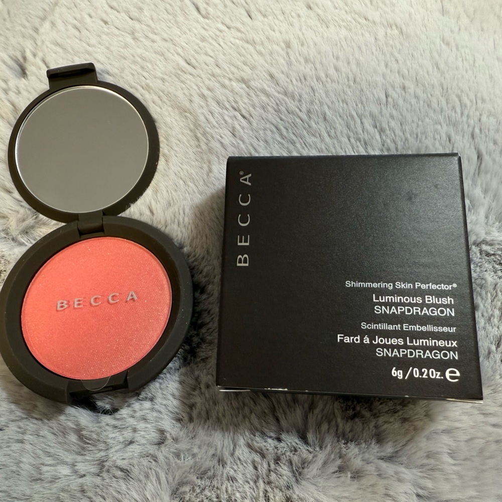 BECCA Shimmering Skin Perfector Luminous Blush in Snapdragon 6g